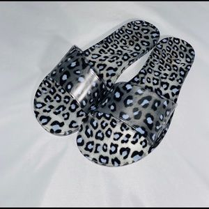 New Gray Leopard print Sandals